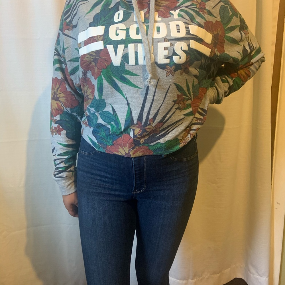 Cropped hoodie